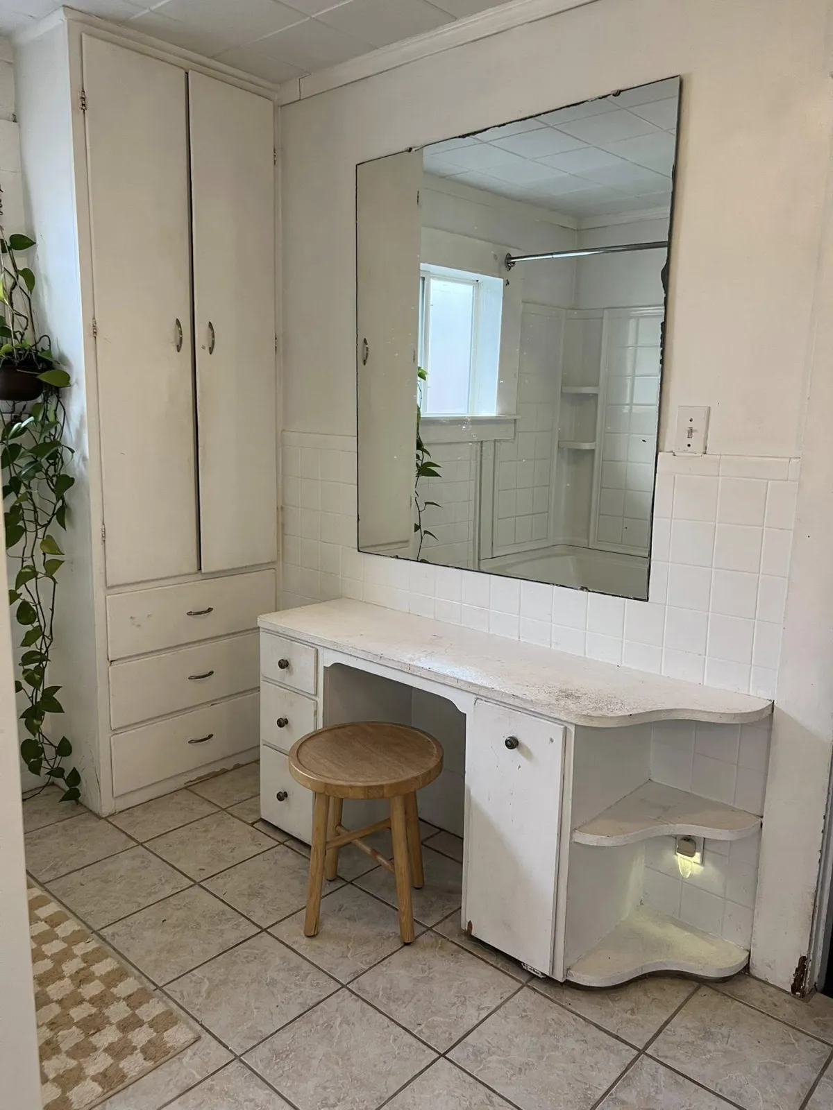 Bathroom before renovation, Dayton OH