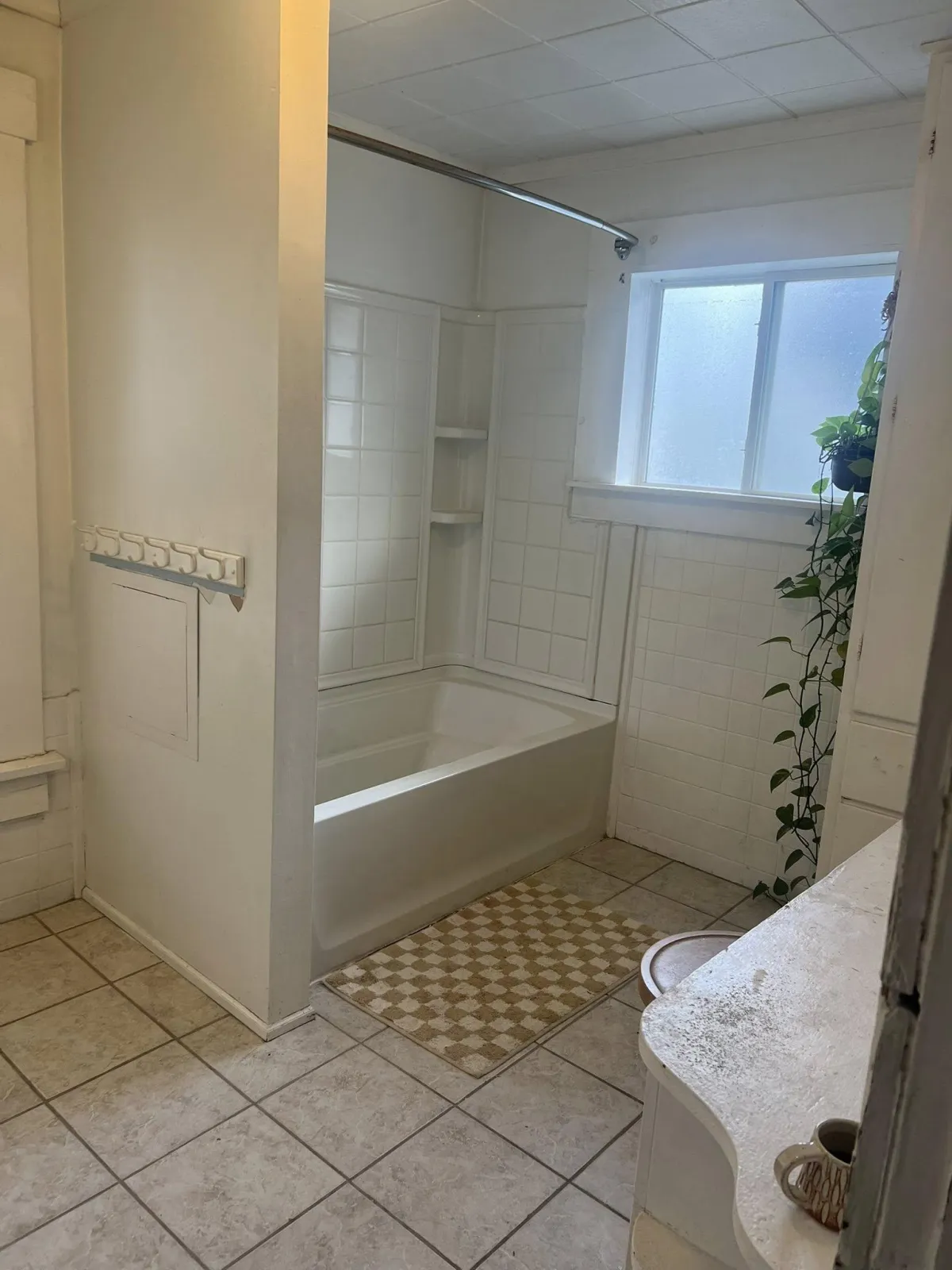 Bathroom before renovation, Dayton OH