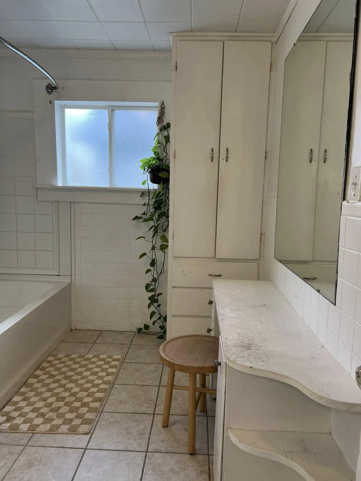 Bathroom before renovation, Dayton OH