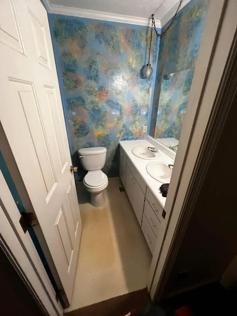 Bathroom before renovation, Dayton OH