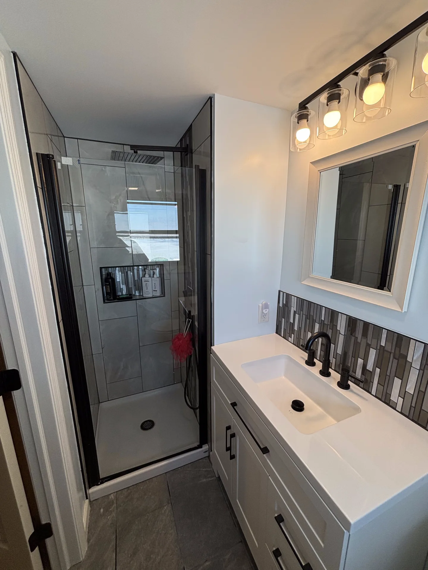 Bathrooms renovation by Jameson's Legacy Renovations